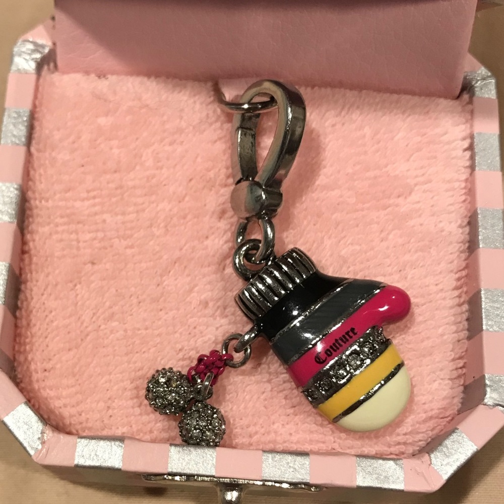 ❌SOLD❌✨BRAND NEW✨ Juicy Couture Mitten Charm